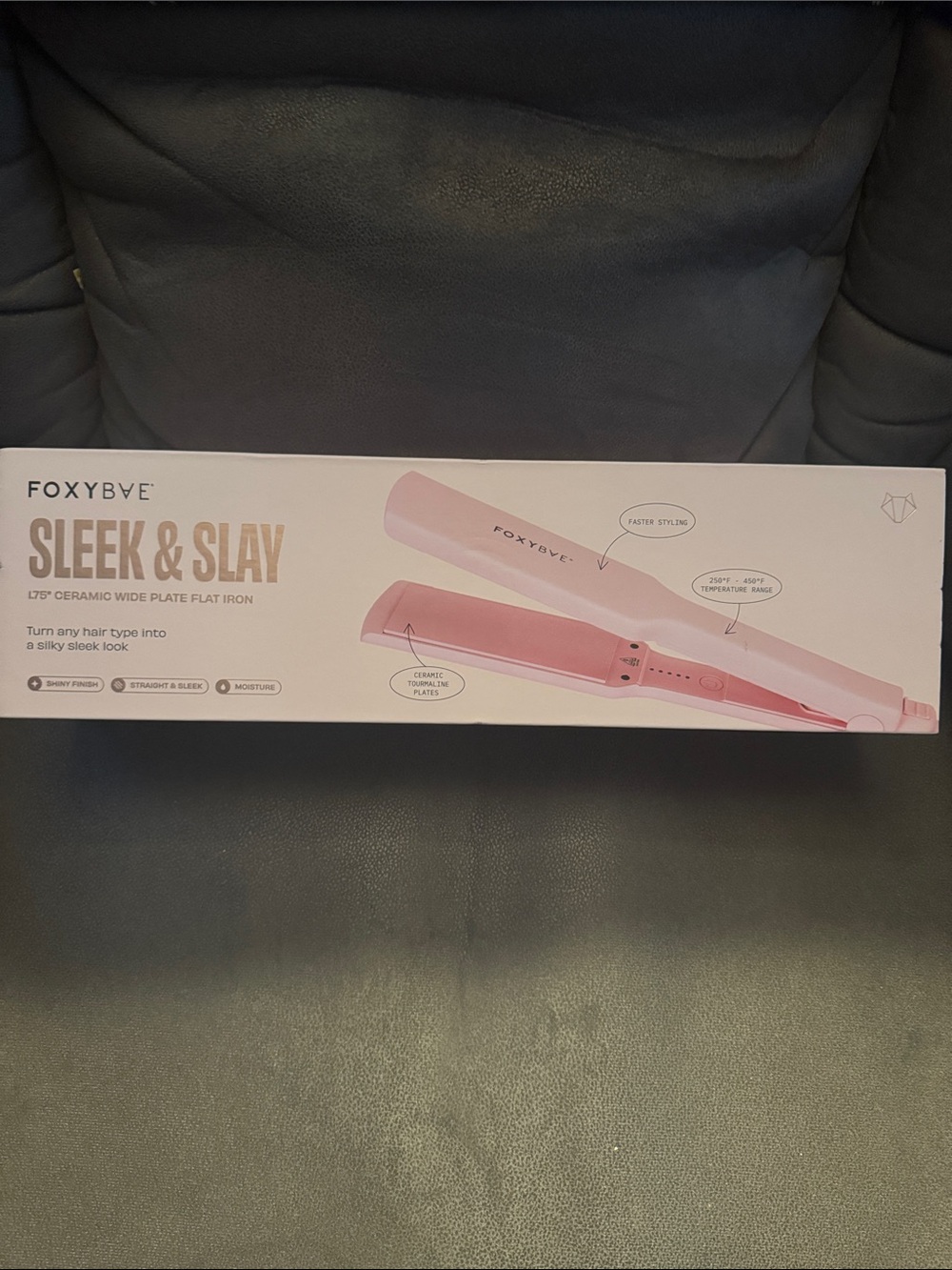 FOXYBAE Sleek & Slay Wide Plate Flat Iron - Pink